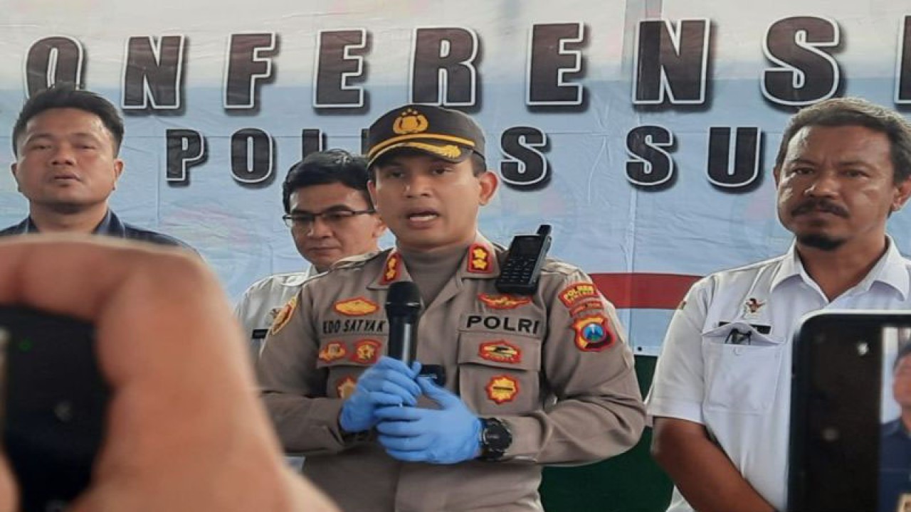 Kapolres Sumenep AKBP Edo Satya Kentriko dalam sebuah konferensi pers. (ANTARA/HO-Polres Sumenep)