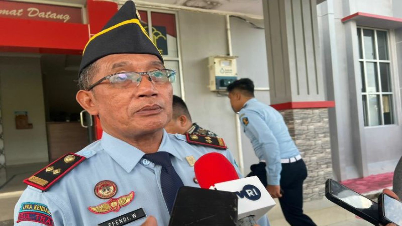 Kepala LPKA Kelas II Kendari Efendi Wahyudi di Kendari, Rabu (21/6/2023). ANTARA/Harianto