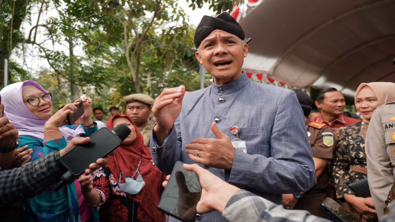 Gubernur Jawa Tengah (Jateng) Ganjar Pranowo saat melakukan kunjungan kerja di Kabupaten Grobogan, Kamis (15/6/2023). ANTARA/HO-Humas Pemprov Jateng