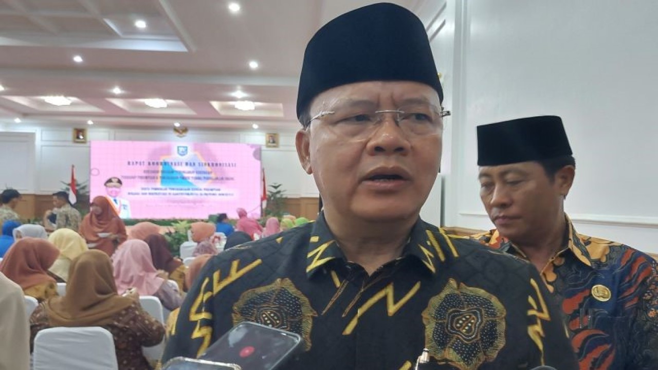 Gubernur Bengkulu Rohidin Mersyah. (ANTARA/Boyke Ledy Watra)