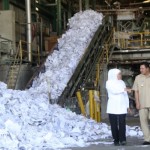 Gubernur Jatim ajak masyarakat untuk kurangi sampah plastik-1685956771