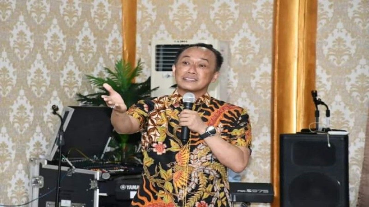 Penjabat Gubernur Sulawesi Barat (Sulbar) Zudan Arif Fakhrullah meminta organisasi perangkat daerah atau OPD untuk mempercepat realisasi belanja APBD Sulbar 2023, di Mamuju, Selasa (20/6/2023) ANTARA Foto/ M Faisal Hanapi
