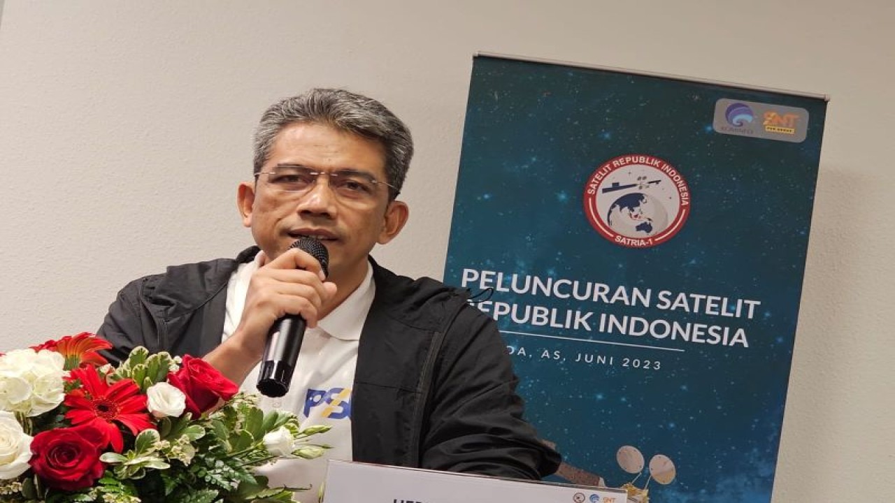 Deputy Project Coordinator PT Satelit Nusantara Tiga (SNT) Heru Dwikartono dalam kegiatan konferensi pers Peluncuran SATRIA-1 di Orlando,Florida, AS (1/6/2023). (ANTARA/Livia Kristianti)