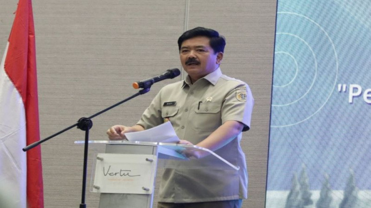 Menteri Agraria dan Tata Ruang/Kepala Badan Pertanahan Nasional (ATR/BPN) Hadi Tjahjanto saat membuka Rapat Kerja Teknis Direktorat Jenderal Penataan Agraria Tahun 2023 di Jakarta, Senin (19/6/2023). (ANTARA/Ho/Kementerian ATR/BPN/dok.Pri)