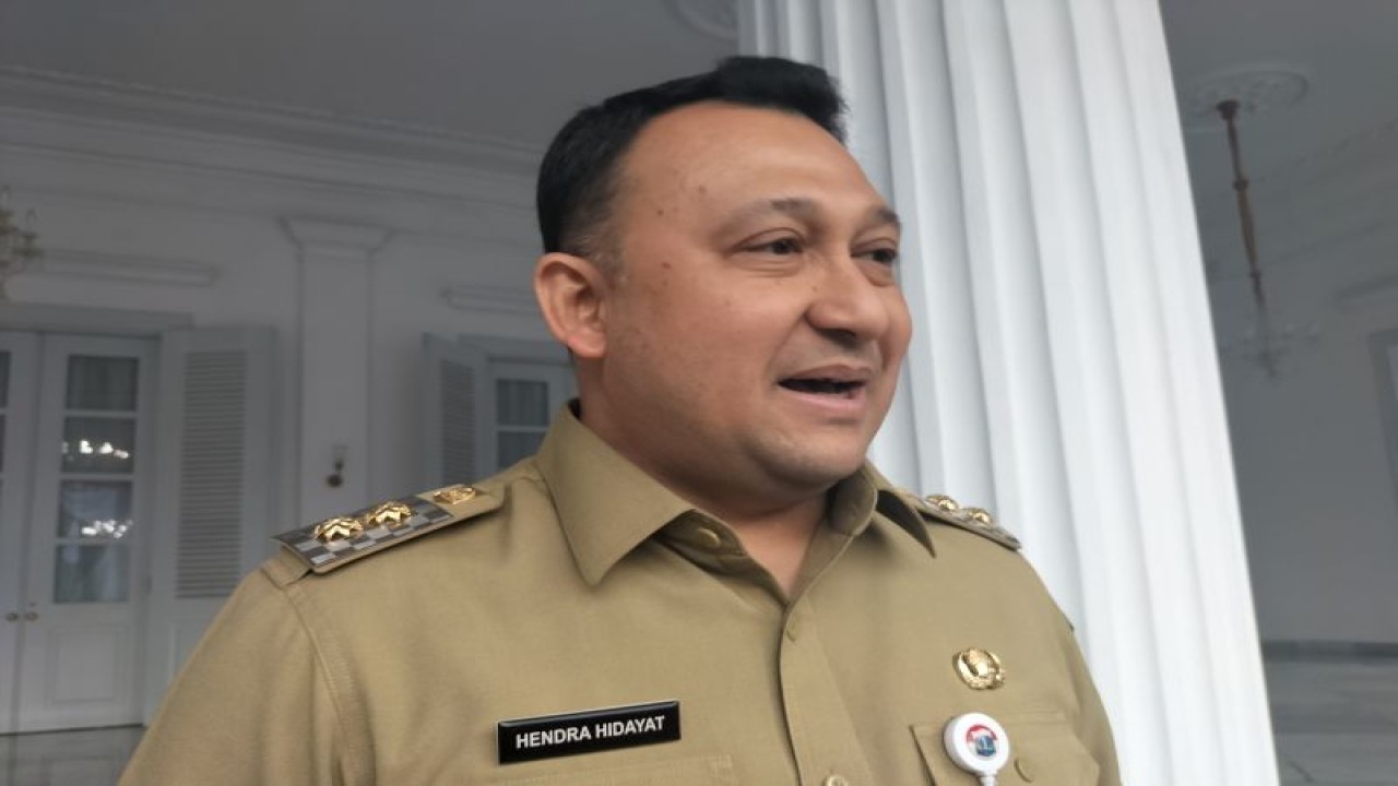 Wakil Walikota Jakarta Barat Hendra Hidayat di kantor gubernur DKI Jakarta, Senin (19/6/2023). ANTARA/Walda