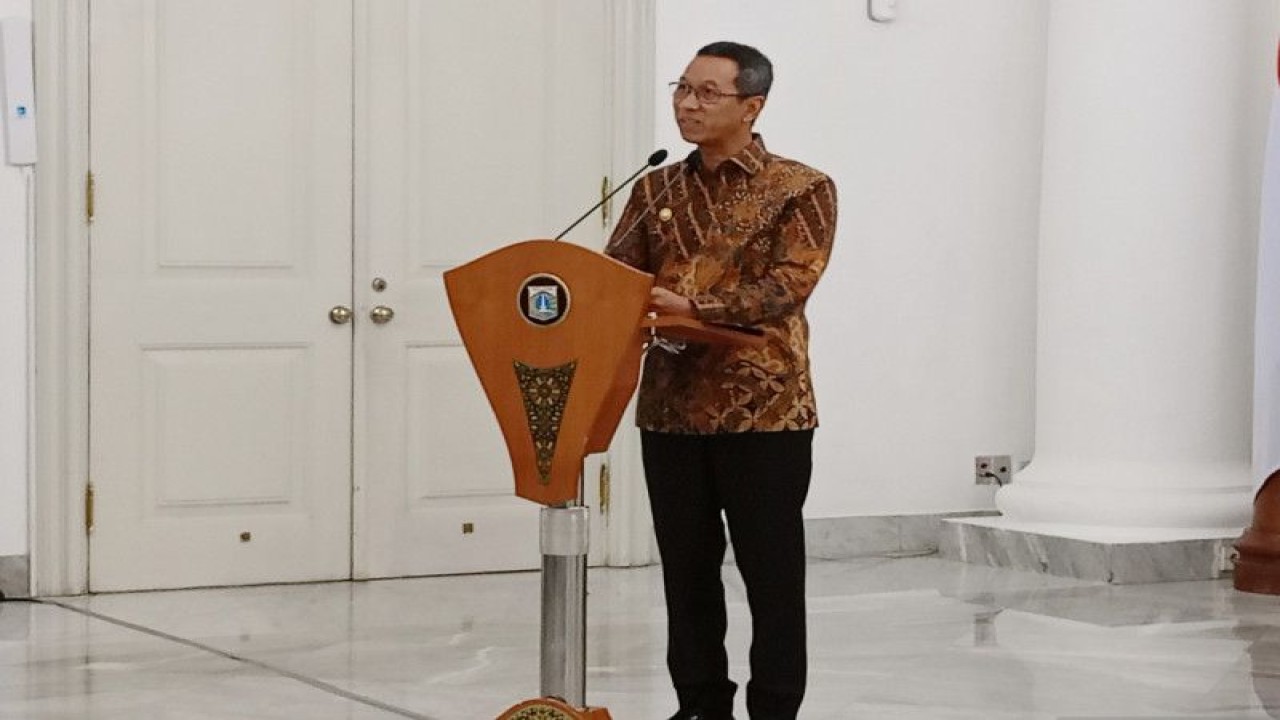 Penjabat (Pj) Gubernur DKI Jakarta Heru Budi Hartono di Balai Kota DKI, Jakarta Pusat, Kamis (8/6/2023). ANTARA/Siti Nurhaliza
