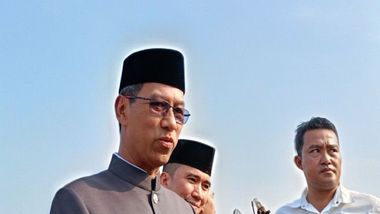 Penjabat (Pj) Gubernur DKI Jakarta Heru Budi Hartono usai upacara peringatan Hari Ulang Tahun (HUT) ke-496 DKI Jakarta di kawasan Monumen Nasional (Monas), Jakarta Pusat, Kamis (22/6/2023). ANTARA/Siti Nurhaliza