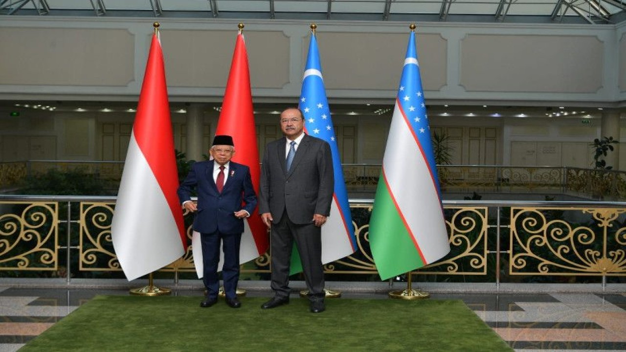 Wakil Presiden Ma’ruf Amin bertemu dengan Perdana Menteri Uzbekistan Abdulla Nigmatovich Aripov di Tashkent, Uzbekistan, Selasa (13/6/2023) malam. (ANTARA/HO-BPMI Setwapres)