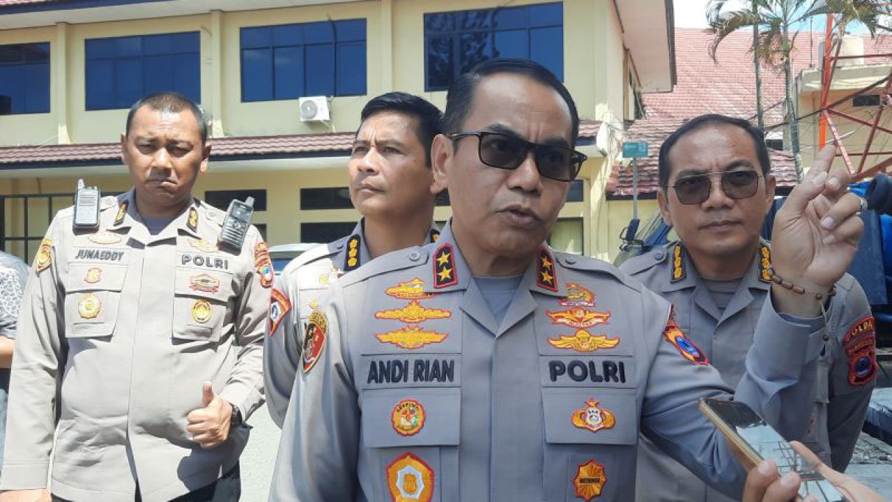 Kapolda Kalimantan Selatan Irjen Pol Andi Rian R Djajadi. (ANTARA/Firman)