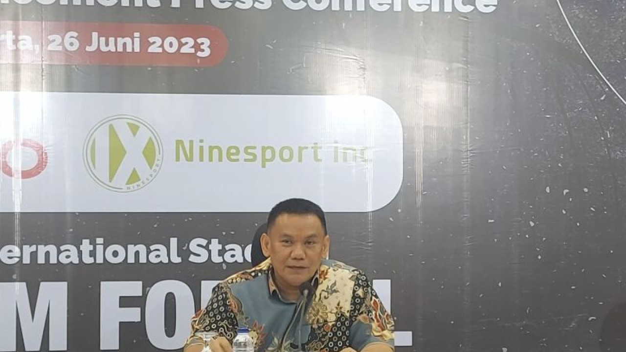 Direktur Utama PT Jakarta Propertindo (Perseroda) Iwan Takwin di Jakarta International Stadium (JIS), Jakarta Utara, Senin (26/6/2023). ANTARA/Abdu Faisal