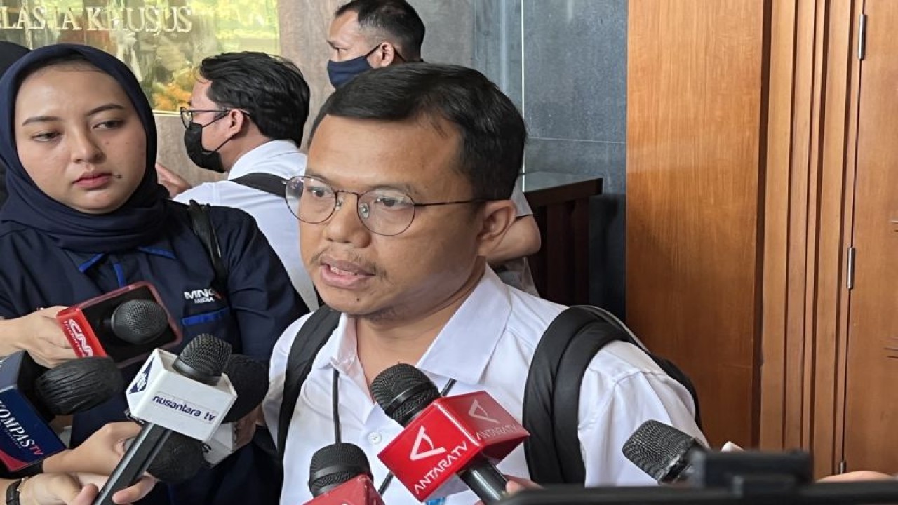 Jaksa Penuntut Umum (JPU) Komisi Pemberantasan Korupsi (KPK) Wawan Yunarwanto memberi keterangan kepada wartawan usai persidangan di Pengadilan Negeri Jakarta Pusat, Senin (12/6/2023). ANTARA/Putu Indah Savitri