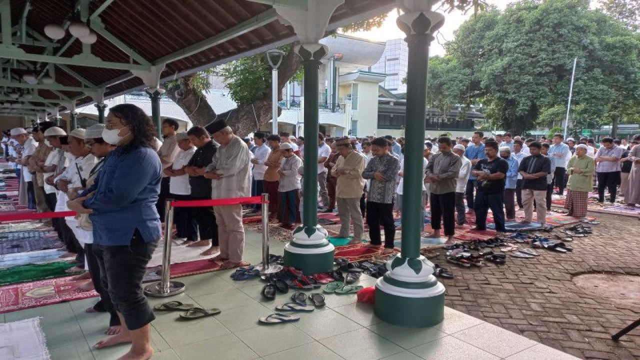 Suasana Shalat Idul Adha 1444 Hijriah di Masjid Agung Sunda Kelapa Jakarta, Kamis (29/6/2023). (ANTARA/Cindy Frishanti)