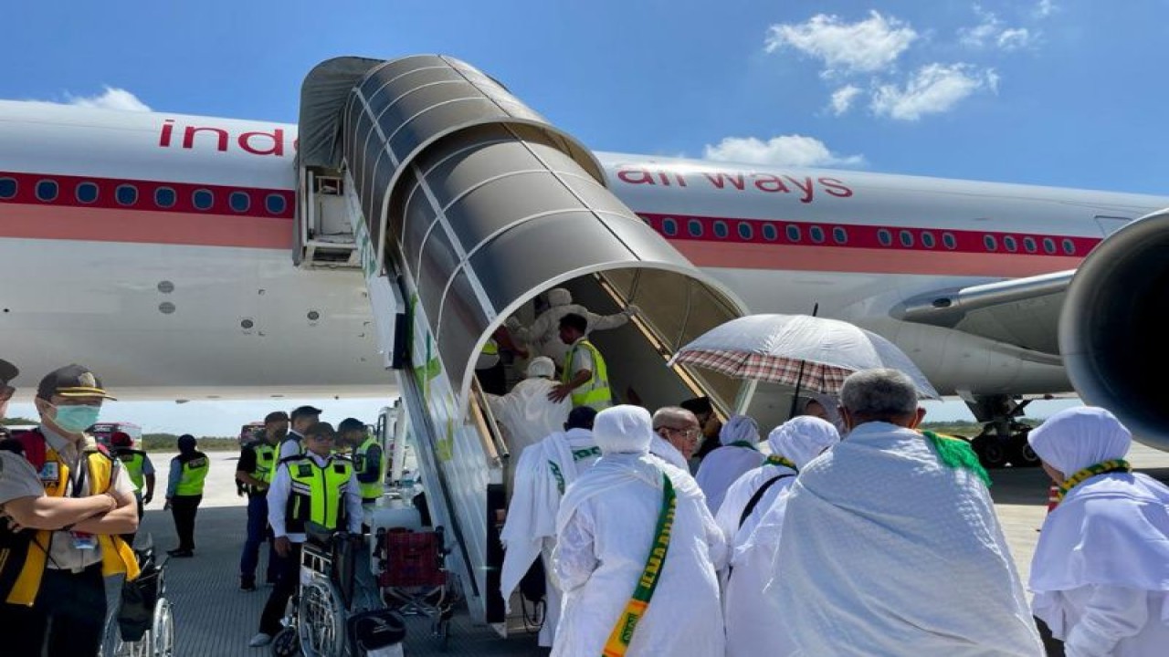 JCH asal NTB saat diberangkatkan melalui Bandara Internasional Lombok, Minggu (18/6/2023). ANTARA/Humas Bandara Lombok