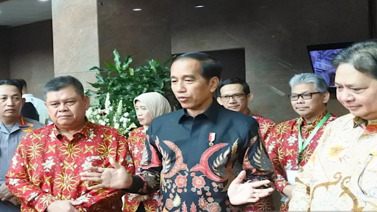 Presiden Joko Widodo saat memberikan keterangan setelah membuka Rakornas Pengawasan Intern Pemerintah Tahun 2023 di Jakarta, Rabu (14/6/2023). (ANTARA/Indra Arief Pribadi)