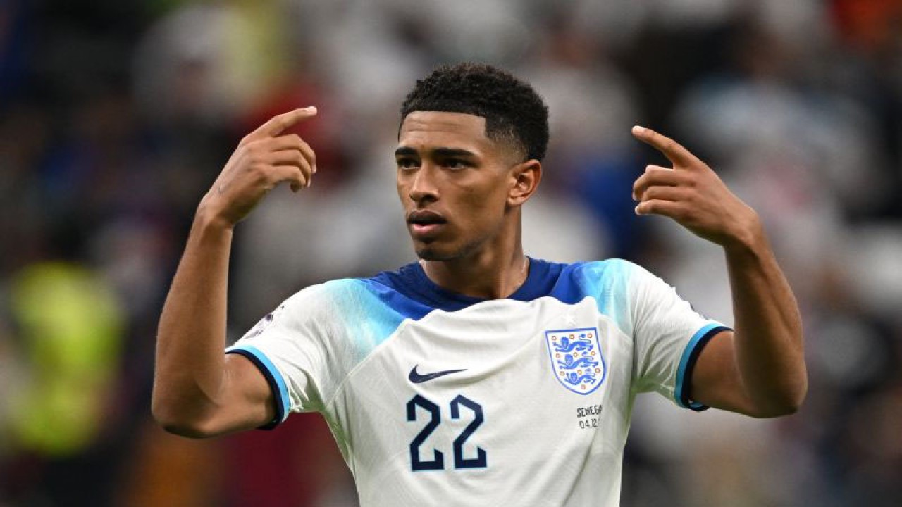 Jude Bellingham saat mengenakan kostum timnas Inggris di Piala Dunia 2022 Qatar pada 4 Desember 2022. (Photo by Paul ELLIS / AFP) (AFP/PAUL ELLIS)