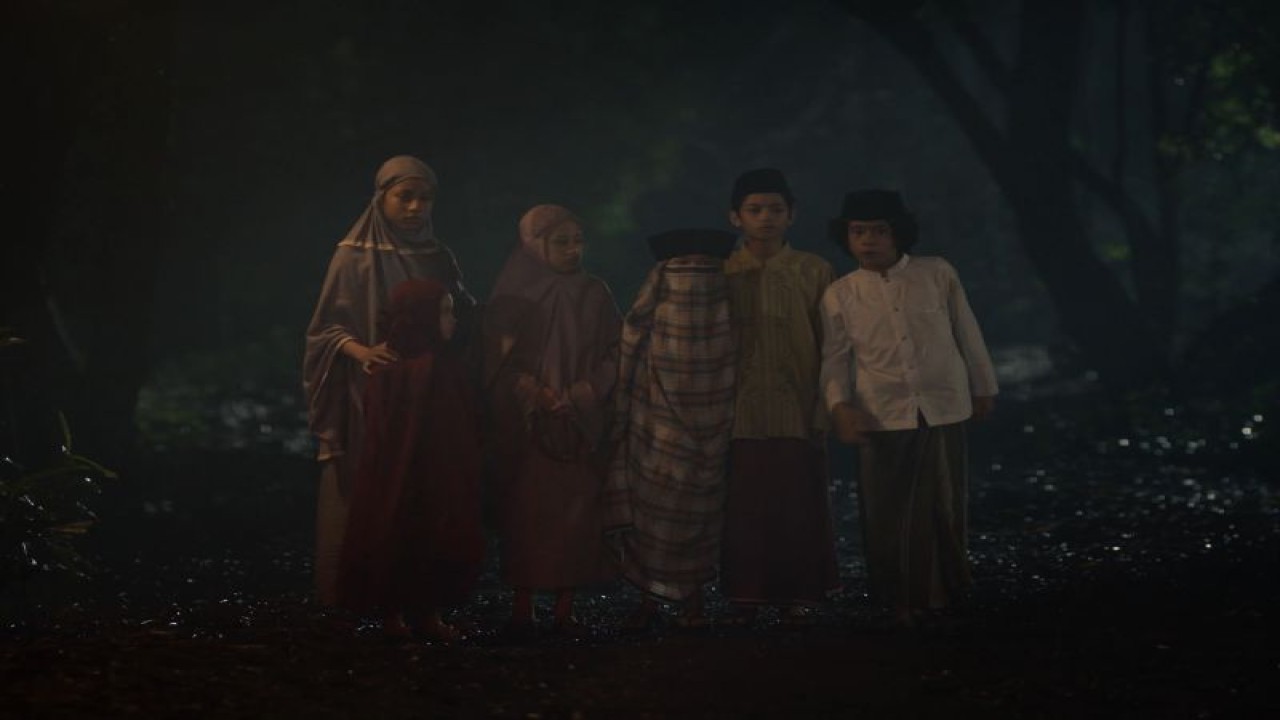 Potongan adegan dalam serial "Jurnal Risa" (2023). (ANTARA/HO-Disney+ Hotstar)