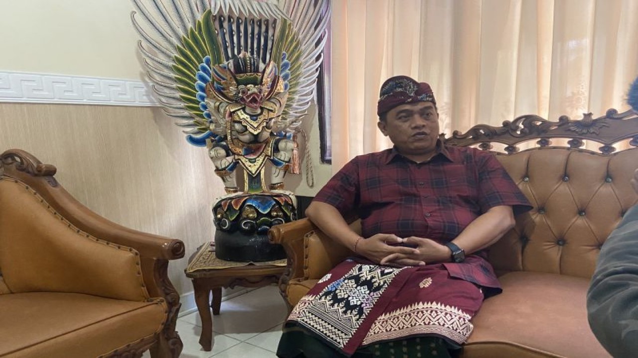 Kepala Dinkes Bali I Nyoman Gede Anom saat diwawancara mengenai kasus rabies di Denpasar, Kamis (22/6/2023). ANTARA/Ni Putu Putri Muliantari