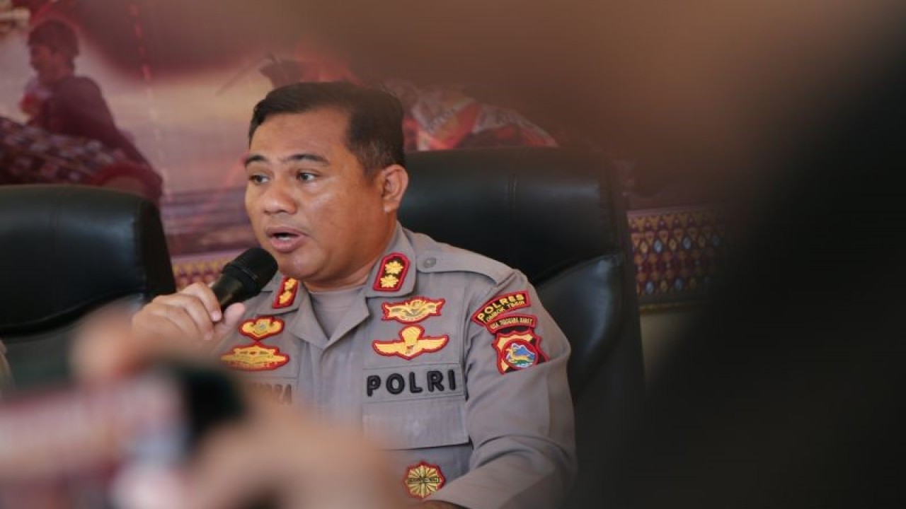 Kapolres Lombok Timur AKBP Hery Indra Cahyono. (ANTARA/Dhimas B.P.)