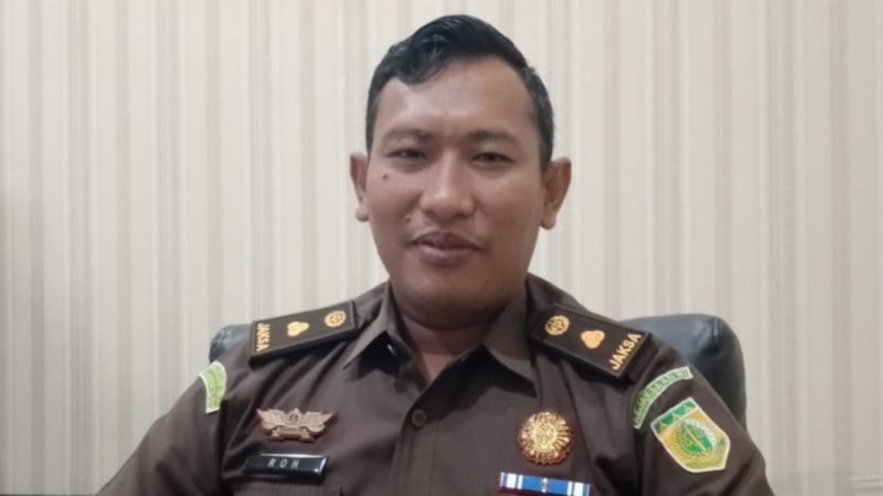 Kasi Pidum Kejaksaan Negeri Penajam Paser Utara, Kalimantan Timur, Roh Wiharjo (ANTARA/Nyaman Bagus Purwaniawan)