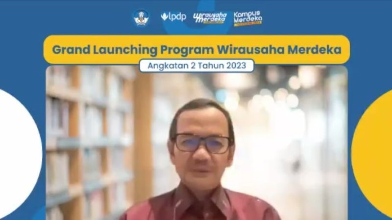 Plt. Direktur Jenderal Pendidikan Tinggi, Riset, dan Teknologi Kementerian Pendidikan, Budaya, Riset, dan Teknologi (Kemendikbud Ristek) Nizam pada acara Peluncuran Program Wirausaha Merdeka 2023 yang diikuti secara daring di Jakarta, Senin (19/6/2023). (ANTARA/Sean Filo Muhamad)