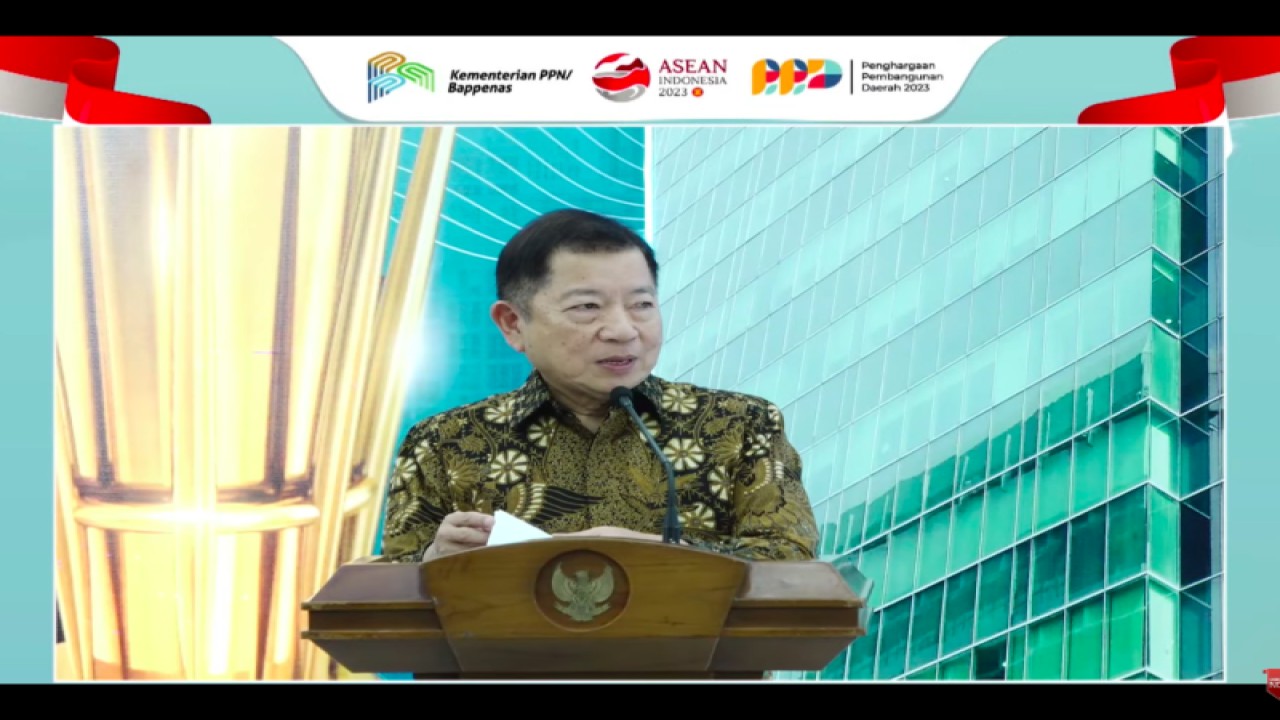 Tangkapan virtual Kepala Badan Perencanaan Pembangunan Nasional (Bappenas) Suharso Monoarfa dalam acara “Penyerahan Penghargaan Pembangunan Daerah, Penghargaan Khusus tahun 2023 dan Sharing Session”, Jakarta, Selasa (14/6/2023). ANTARA/M. Baqir Idrus Alatas