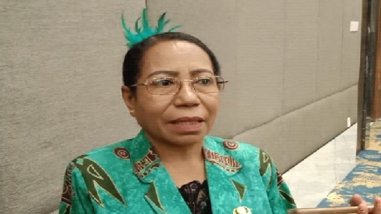 Kepala Dinas Pemberdayaan Perempuan Perlindungan Anak Keluarga Berencana Biak Numfor Johanna Nap. ANTARA/Muhsidin