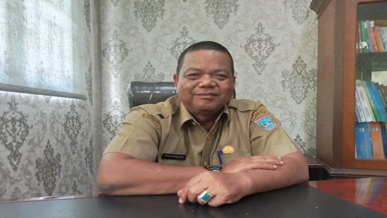 Kepala Dinas Perdagangan Koperasi dan UKM Pahrein. ANTARA/Altas Maulana.