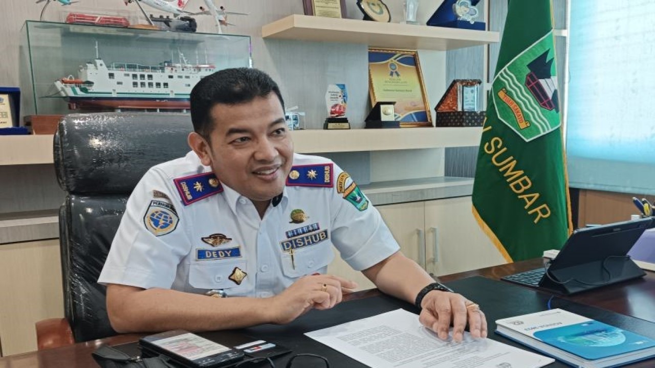 Kepala Dinas Perhubungan Sumbar Dedi Diantolani. (ANTARA/Miko Elfisha)