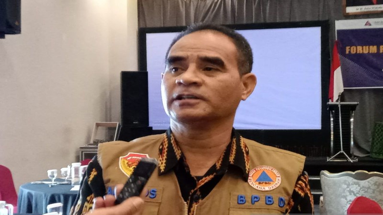 Kepala Pelaksana Badan Penanggulangan Bencana Daerah (BPBD) Provinsi Nusa Tenggara Timur Ambrosius Kodo (ANTARA/Benny Jahang)