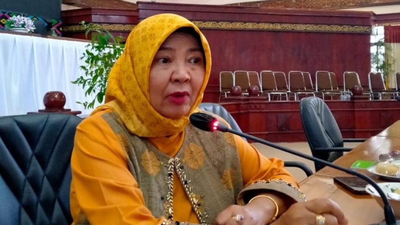 Ketua DPRD Nusa Tenggara Barat (NTB), Hj. Baiq Isvie Rupaeda. (ANTARA/Nur Imansyah).