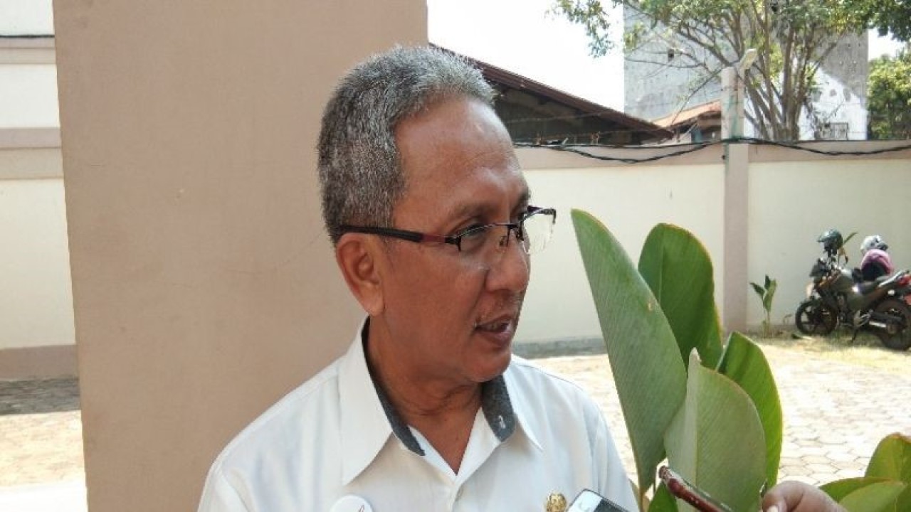 Ketua Palang Merah Indonesia Kabupaten Batang Akhmad Taufik. (ANTARA/KUTNADI)