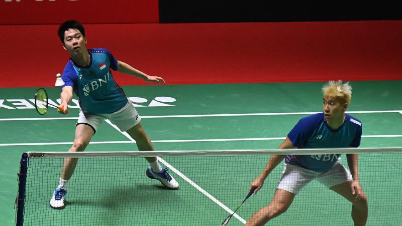 Kevin Sanjaya (kiri) dan Marcus Gideon (kanan) . ANTARA FOTO/Indrianto Eko Suwarso/aww.