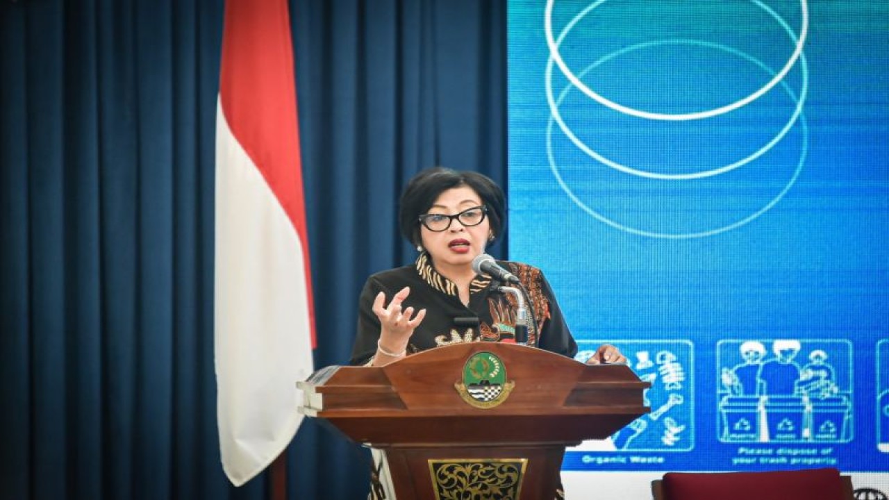 Direktur Jenderal Pengelolaan Sampah, Limbah, dan B3 Kementerian Lingkungan Hidup dan Kehutanan Rosa Vivien Ratnawati. (ANTARA/HO-Kementerian LHK)