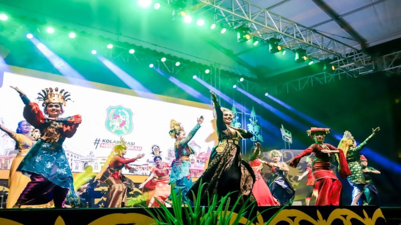 Pagelaran Kenduri Seni Melayu 2023 di Kota Batam, Kepri yang diikuti 24 sanggar kesenian nusantara dan lima negara tetangga, di Batam, Kepri, Kamis (15/06/2023) (ANTARA/HO-Disbudpar Batam)
