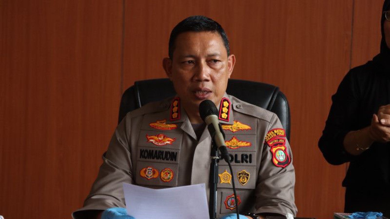 Kapolres Metro Jakarta Pusat Kombes Pol Komarudin saat konferensi pers di Kantor Polres Metro Jakarta Pusat, Kemayoran, Selasa (6/6/2023). ANTARA/HO-Polres Metro Jakarta Pusat