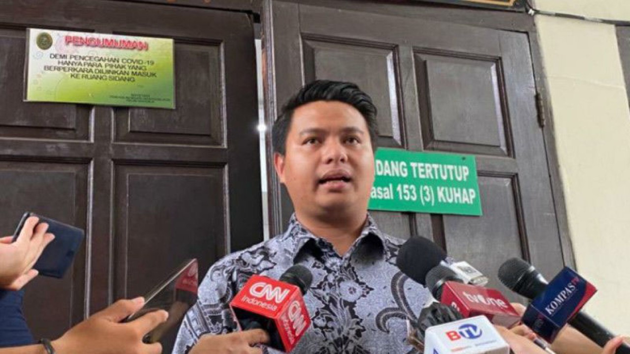 Kuasa hukum anak AG, Mangatta Toding Allo memberikan keterangan kepada wartawan di Jakarta, Selasa (27/6/2023). ANTARA/Luthfia Miranda Putri