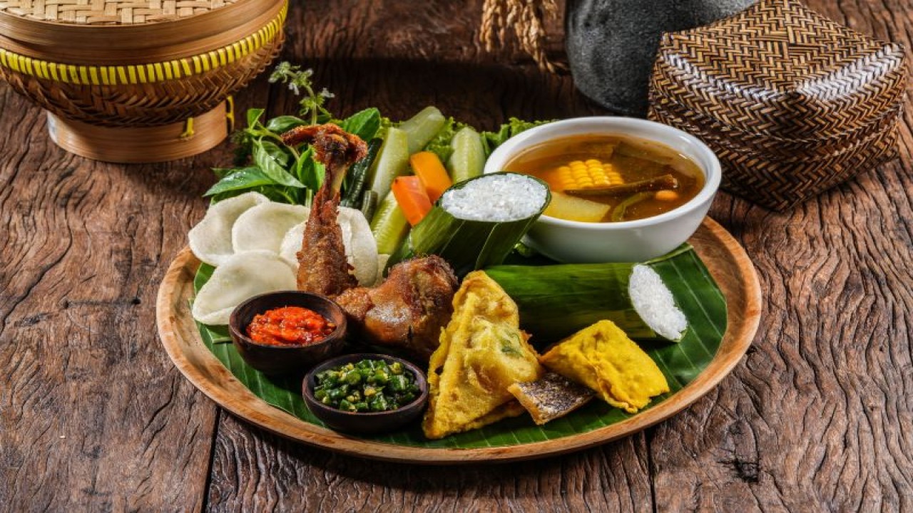 Salah satu menu andalan dari Bumi Aki, Nasi Timbel. (ANTARA/ HO)