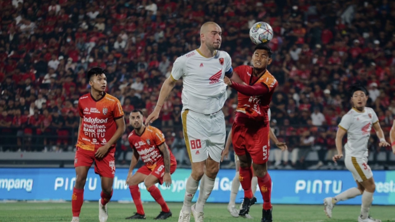 Laga Bali United vs PSM Makassar