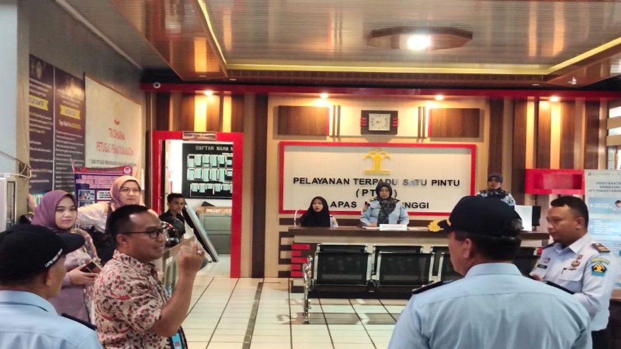 Lapas Bukittinggi dikunjungi Tim Monitoring dan Evaluasi Ditjen Pemasyarakatan Kemenkumham RI.  ANTARA.
