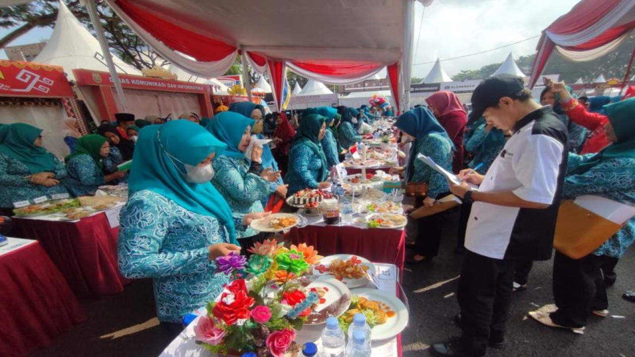 Lomba kreasi makanan berbahan dasar tahu dan tempe dalam rangkaian HUT ke-341 kota dengan julukan Tapis Berseri. Bandarlampung, Kamis, (15/6/2023). (ANTARA/HO-Humas Pemkot Bandarlampung)