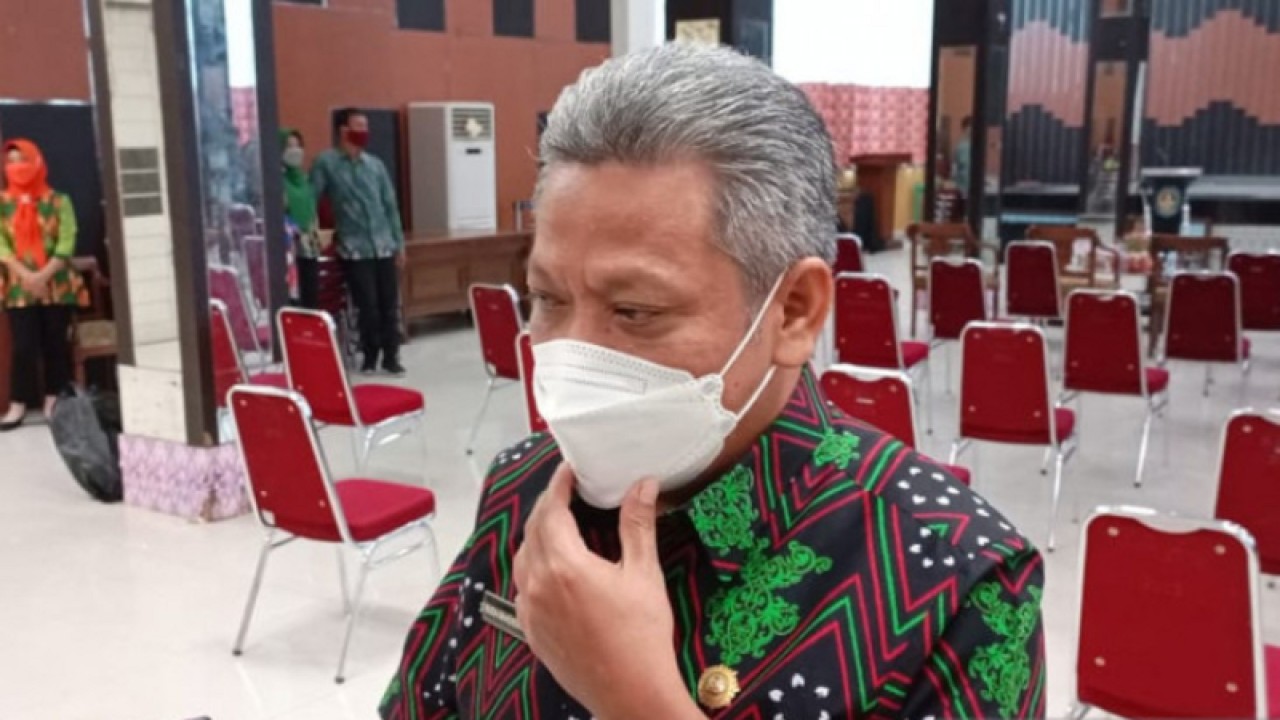 Bupati Kubu Raya Muda Mahendrawan (Rendra Oxtora)