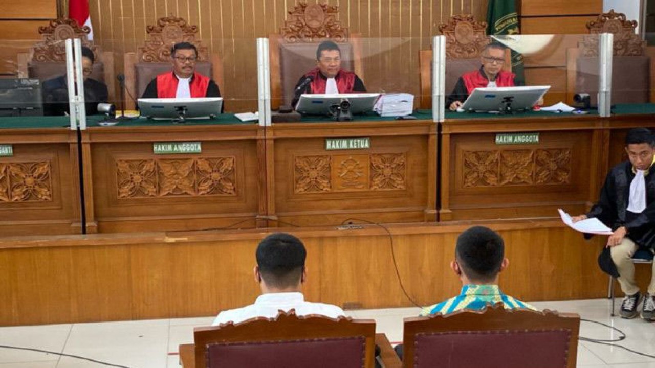 Terdakwa Mario Dandy Satriyo dan Shane Lukas menjalani sidang pemeriksaan saksi di Pengadilan Negeri Jakarta Selatan, Jakarta, Kamis (15/6/2023). ANTARA/Luthfia Miranda Putri