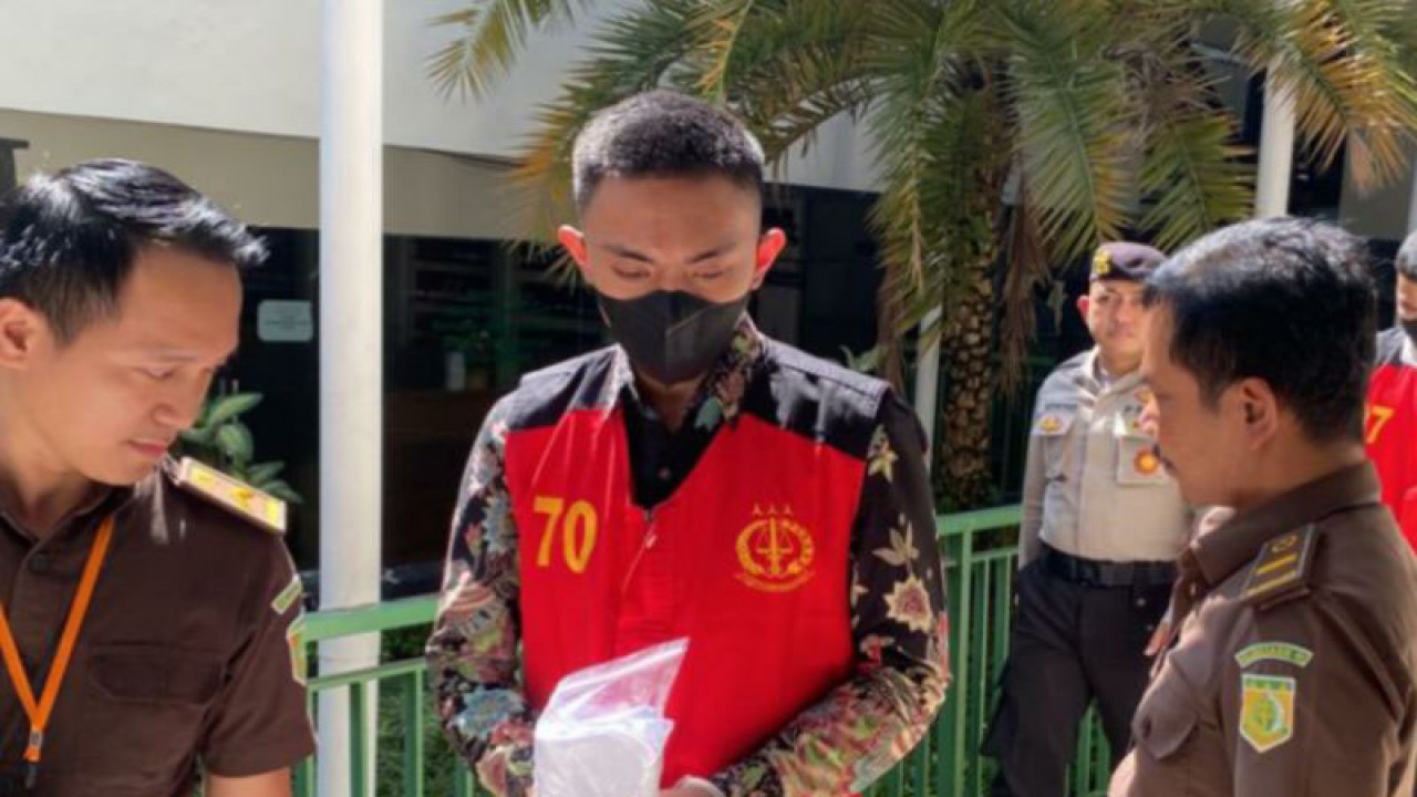 Terdakwa Mario Dandy Satriyo (20) menjalani proses persidangan pemeriksaan saksi atas kasus penganiayaan di Pengadilan Negeri Jakarta Selatan, Jakarta, Selasa (20/6/2023). ANTARA/Luthfia Miranda Putri
