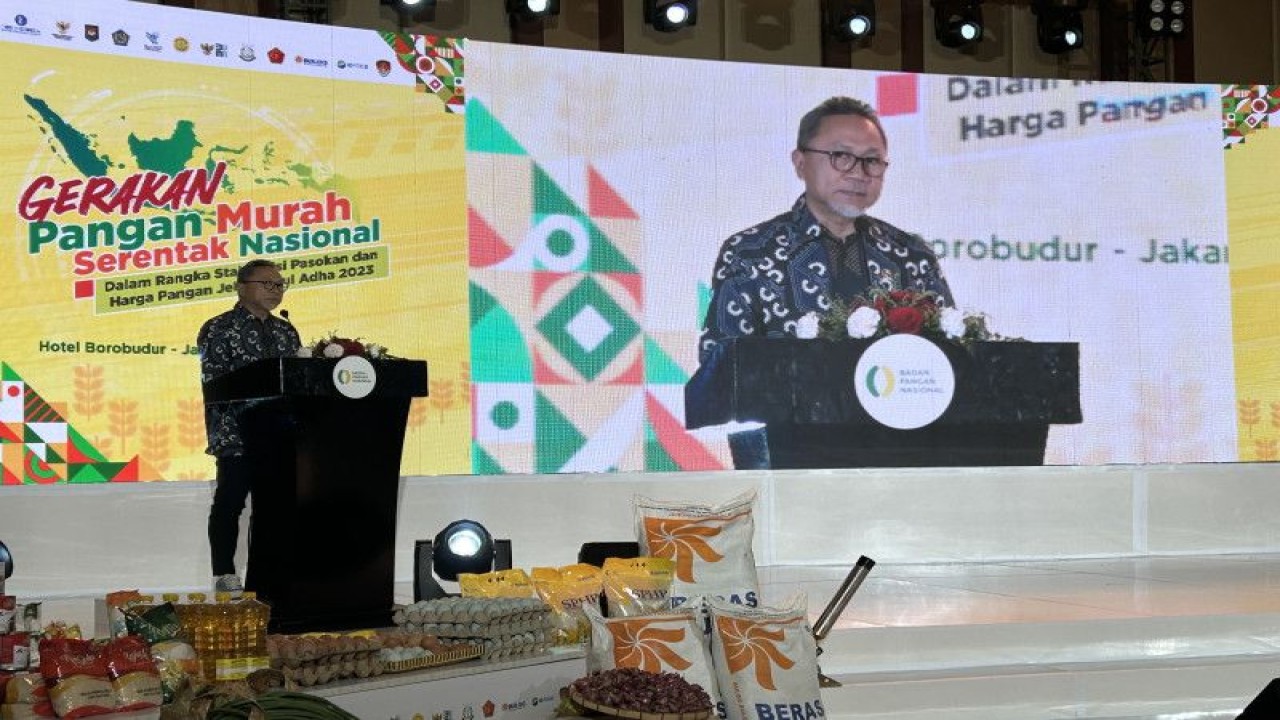 Menteri Perdagangan (Mendag) Zulkifli Hasan saat menghadiri peresmian Gerakan Pangan Murah Serentak Nasional, di Jakarta, Senin (26/6/2023). ANTARA/Kuntum Riswan.