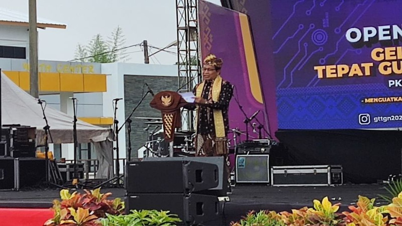 Menteri Desa Pembangunan Daerah Tertinggal dan Transmigrasi Abdul Halim Iskandar dalam acara Gelar Teknologi Tepat Guna Nusantara (GTTGN) XXIV di Bandar Lampung, Lampung, Rabu (7/6/2023). (ANTARA/Anita Permata Dewi)