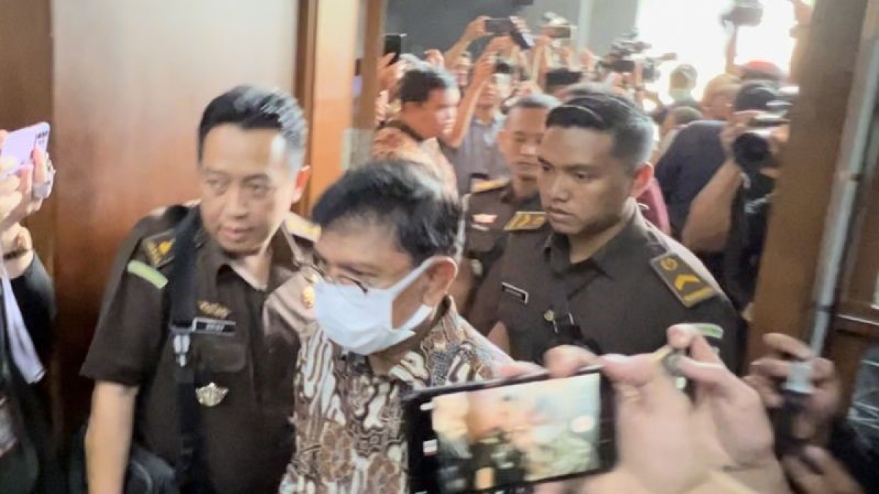 Menkominfo nonaktif Johnny G. Plate tiba di ruang sidang Pengadilan Tipikor Jakarta, Selasa (27/6/2023). (ANTARA/Putu Indah Savitri)