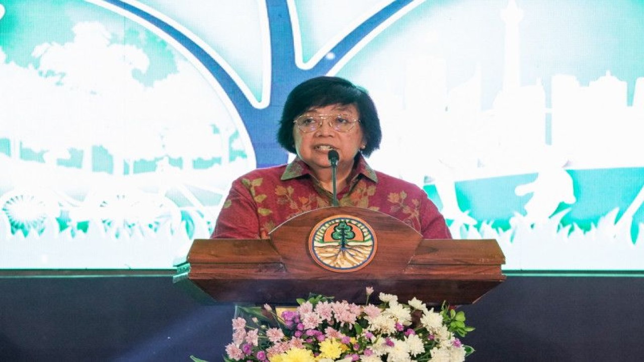 Menteri Lingkungan Hidup dan Kehutanan Siti Nurbaya Bakar. (ANTARA/HO-Kementerian LHK)