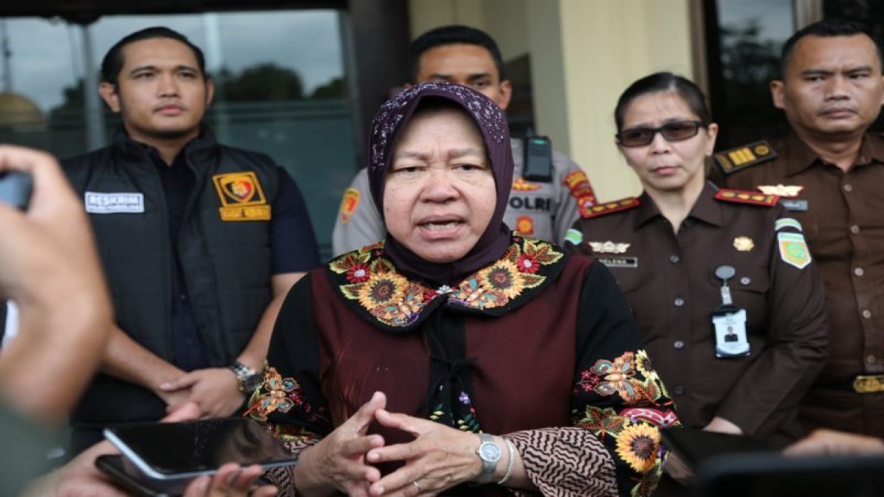 Menteri Sosial RI Tri Rismaharini saat memberikan arahannya di Kabupaten Pandeglang, Banten, Selasa (20/6/2023). (ANTARA/HO-Kemensos)