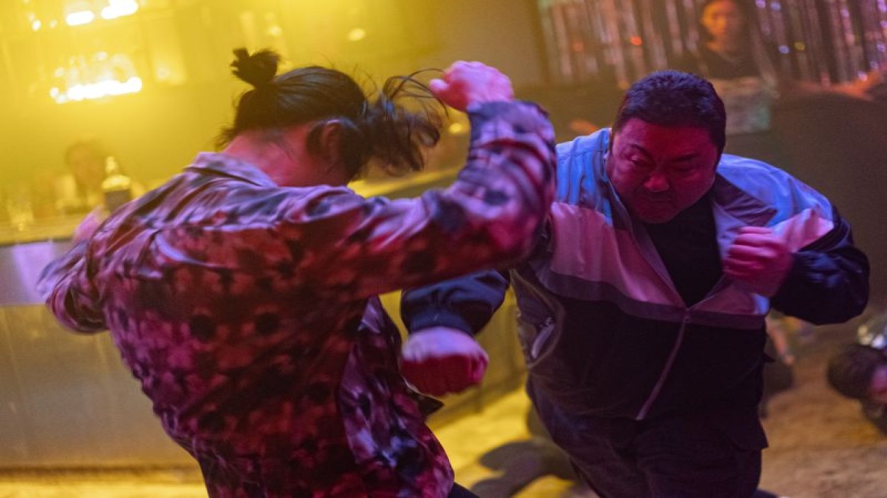 Aktor Ma Dong-seok sebagai detektif Ma Seok-do dalam salah satu adegan di film “The Roundup: No Way Out”. (ANTARA/HO-CBI PICTURES movie)