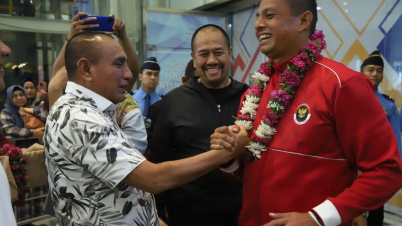 Gubsu Edy Rahmayadi saat menyambut kepulangan atlet NPC Sumut yang baru berlaga di APG Kamboja (ANTARA/Juraidi)